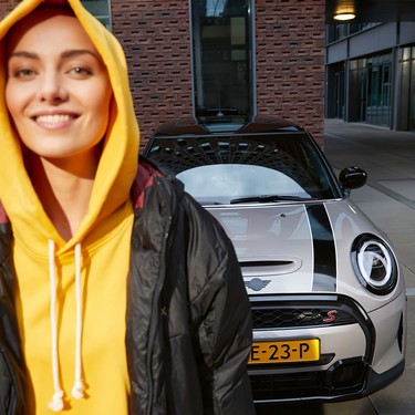 ЗОВНІШНІЙ ВИГЛЯД В PIANO BLACK.