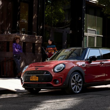 ЕКСТЕР'ЄР КОЛЬОРУ PIANO BLACK.