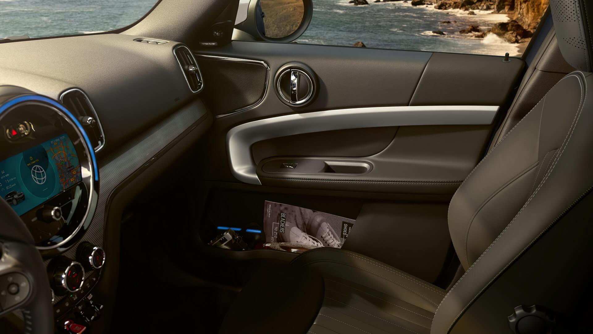 ОББИВКА ПРЕМІАЛЬНОЮ ШКІРОЮ.