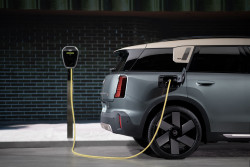 ЗАРЯДЖАННЯ ВДОМА.