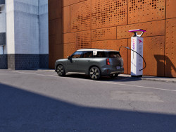 ЗАРЯДЖАННЯ В ДОРОЗІ.